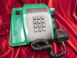 TELEFON ANTİKA 1980 LER.TELETAŞ MARKA YERLİ ÜRETİM TEMİZ KULLANMIŞ EV TELEFONUDUR.ÇALIŞIR DURUMDADIR 842