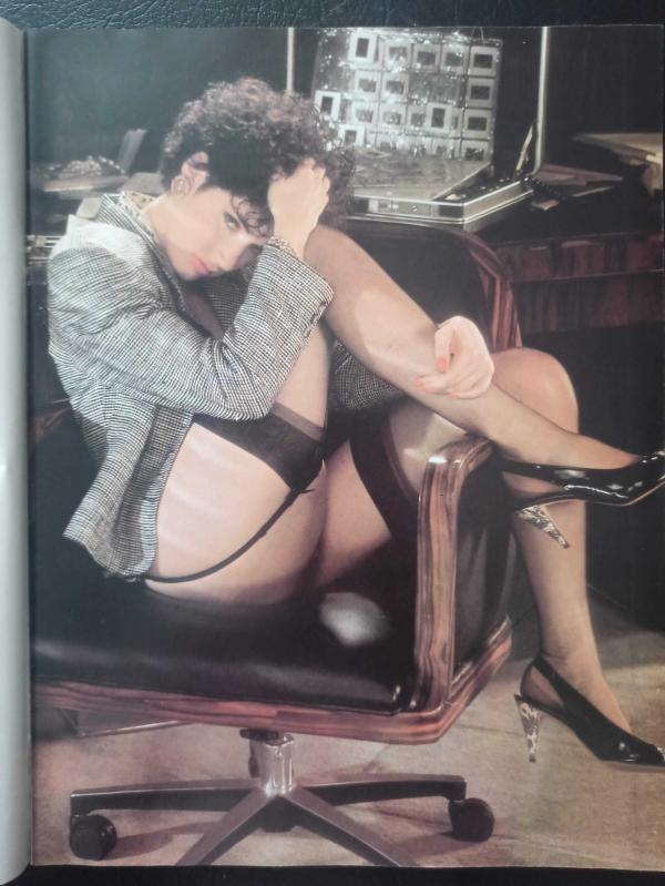Playboy Türkiye Dergisi Kasım 1988 Bruce Willis Şevket Erdönmez  