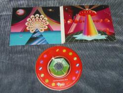 KESHA-RAINBOW -- DÖNEM BASKISI ÇOK TEMİZ PROBLEMSİZ  KİTAPÇIĞI İÇİNDE MÜZİK CD Sİ