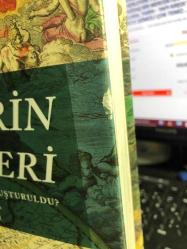 ÜLKELERİN TARİHLERİ ULUSAL KİMLİKLER NASIL OLUŞTURULDU? - DERLEYEN: PETER FURTADO - ÇEVİRAN: ŞAHİKA TOKEL - ÇAĞDAŞ BİR MERCEKTEN YİRMİ SEKİZ ÜLKE VE YİRMİ SEKİZ ULUSAL TARİH - YAPI KREDİ YAYINLARI BİRİNCİ BASKI 2014 - CİLTLİ ŞÖMİZLİ ÇOK TEMİZ...