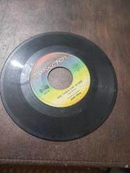 NEŞET ERTAŞ ZAHİDEM/KAR YAĞAR KAR ÜSTÜNE 45LİK PLAK NADİR NADİR NADİR