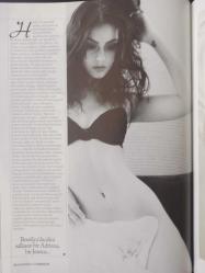 Maxim Dergisi- Mayıs 2009- Ebru Kocaağa- Hugh Jackman- Demir Demirkan- BeeGee- Sinemanın Yeni Fedaisi Wolverine- Ya Benimsin Ya Toprağın- Gidelim mi Buralardan?