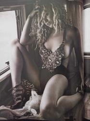 Esquire Dergisi- Ağustos 2009- Vedat Okyar- Catherine Pinguet- Özge Ulusoy- Ben Affleck- Pınar Aydın- Semih Saygıner- Ediz Hun- Bar Refaeli- Stil Sayfaları