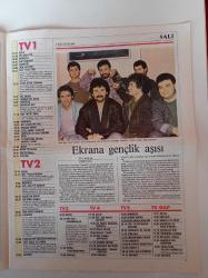Güneş Ekran Gazetesi - 4 Ağustos 1990 -  Sayı 43 - Güldürüye Kilit Vurduk -  Nükhet Duru Ağlatacak - Anthony Quinn Sert Ama Duygulu - Kelly Le Brock Sert Ama Duygulu - Ateş Hattı Singapur