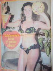 Tan 2 Gazetesi - 1 Kasım 1987 - Kenan Kalav - Arthur Baker - Selen Büke - Nilüfer Öz Poster - Verda Araz - Arabistan Sarayı'nı giydiriyor - Davetlere renk geldi -