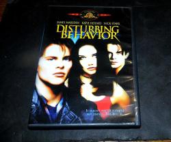 1.BÖLGEDİR * TÜRKÇE YOKTUR * DISTURBING BEHAVIOR * JAMES MARSDEN * KATIE HOLMES * DVD