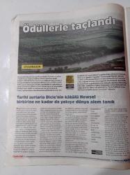 Cumhuriyet Sokak Gazetesi - 19 Temmuz 2015 - Sayı 19- Hayat Yeniden Kobane - Bensu Soral Fotoğrafı - Sayıları 10' Ulaşan Yavaş Şehirler Gezi Rehberi - İki Ödülle Taçlandırılan Şehir Diyarbakır - 16 Dizinin Öne Çıkan Genç Yıldızları