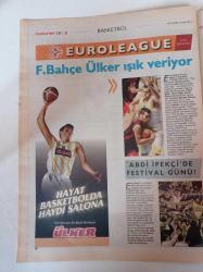 Cumhuriyet Spor Gazetesi - 28 Ekim 2008 - David Beckham Fotoğrafı - Futbolcu Mu Reklam Yıldızı Mı - Yükselen Değer UEFA - Fenerbahçe Basketbol Takımı - Dövüş Sanatıyla Kilo Ver