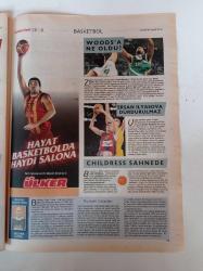 Cumhuriyet Spor Gazetesi - 28 Ekim 2008 - David Beckham Fotoğrafı - Futbolcu Mu Reklam Yıldızı Mı - Yükselen Değer UEFA - Fenerbahçe Basketbol Takımı - Dövüş Sanatıyla Kilo Ver