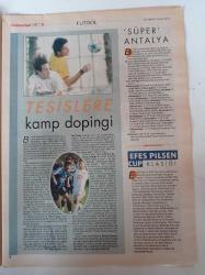 Cumhuriyet Spor Gazetesi - 26 Aralık 2006 - Şenol Güneş Fotoğrafı - Zidane Kafasını Kullandı - Zenginler Kulübü Real Madrid - Top Şimdi Antalya'da - Okçular Duvar Delecek - Filenin İkizleri