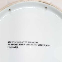 VINTAGE N' ECOUTES PAS TON MEDECIN , COMME LUI BOIS DU VIN FRANSIZCA YAZILI ÇİÇEK RESİMLİ DEKORATİF PORSELEN DUVAR TABAĞI