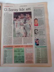 Cumhuriyet Spor Gazetesi - 14 Kasım 2006 - Futbolun Şiiri Fena Halde Yaşam- Gençliğim Eyvah - Rasim Kara Beşiktaş Nereye - Unutulan Efsane Veli Balli- Futbolun Tercümanı Mourinho - Nuri Şahin