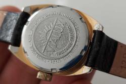 İSVİÇRE ANTİK VIALUX MARKA KURMALI ÇOK BAKIMLI MUHTEŞEM ORİJİNAL SARI AKSAMLARI ALTIN KAPLAMA TAKVİMLİ BAYAN KOL SAATİ Y1AAA2 NADİR