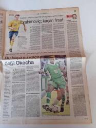 Cumhuriyet Spor Gazetesi - 8 Eylül 2004 - Sayı 43 - A Milli Takım Fotoğrafı - Bizim Jay Jay Okocha Bolton'dan Mutlu - Beşiktaş İçin Kaçan Fırsat İbrahimoviç - Fenerbahçe Başkanı Aziz Yıldırım Despot