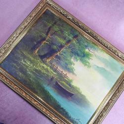 VINTAGE AHŞAP ÇERÇEVELİ ORMAN İÇİNDE GÖL KENARINDA TEKNE PEYZAJ İMZALI YAĞLIBOYA RESİM