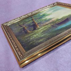 VINTAGE AHŞAP ÇERÇEVELİ ORMAN İÇİNDE GÖL KENARINDA TEKNE PEYZAJ İMZALI YAĞLIBOYA RESİM