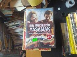 BİR MUCİZEDİR YAŞAMAK ( EMIR KUSTARICA FİLMİ)