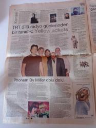 Cumhuriyet Haftasonu Gazetesi - 1 Kasım 2008 - Sayı 127 - Hatice Aslan Fotoğrafı - Nuri Bilge Ceylan - Üç Maymun Filmi - Kemandan Baleye Mazlum Çimen - Erkan Can - Ceyda Düvenci