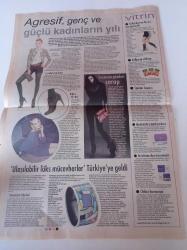 Cumhuriyet Haftasonu Gazetesi -Ekim 2009 - Gizem Soysaldı Fotoğrafı - Portakal'dan Yeni Dalga'ya Selam - Nilüfer Açıkalın Zaman Benden İntikam Alıyor - Serseri Aşıklar