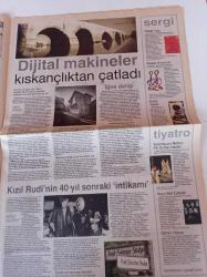 Cumhuriyet Haftasonu Gazetesi - 5 Temmuz 2008 - Sayı 110 - Şebnem Sönmez Fotoğrafı - Bir Demet Tiyatro Rudi Dutschke'nin İntikamı - Ya İnsanın Da Bir Üst Modeli Çıkarsa