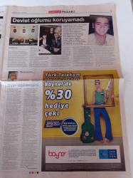 Cumhuriyet Pazar Gazetesi - 15 Nisan 2012 - Sayı 1360 - Türkler Porno Seviyor - Aşk Tek Renge Sığdırılamaz- İlk Holigan Cass Pennant - Kadınlık Halleri