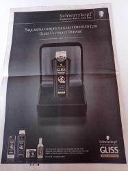 Cumhuriyet Pazar Gazetesi - 15 Nisan 2012 - Sayı 1360 - Türkler Porno Seviyor - Aşk Tek Renge Sığdırılamaz- İlk Holigan Cass Pennant - Kadınlık Halleri