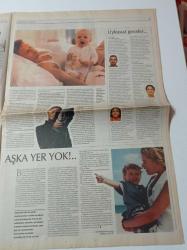 Cumhuriyet Pazar Gazetesi - 15 Ağustos 2004 - Sayı 960 - Arzu Yanardağ - Babam Can Yücel - Tarih Vakfı - Barışa Rock Ya Da Rock'n Coke