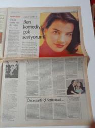 Cumhuriyet Pazar Gazetesi - 18 Ocak 2004 - Sayı 930 - Sertab Erener Dünyaya Sesleniyorum - Şahnaz Çakıralp - Joel Kovel - Elveda Lenin - Nedir Bu Clubbing - Hürrem Sultan'ın İktidarla Dansı