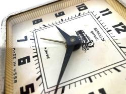 SERKİSOF ANTİKA KURMALI ALARMLI ÇALAR SAAT , BAKIMLARI YAPILMIŞ OLUP, BÜTÜN AKSAMLARI TAM ORJİNAL ZAMAN TUTUŞLARI GAYET İYİDİR