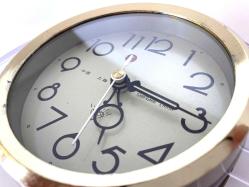 Shangaı ANTİKA KURMALI ALARMLI ÇALAR SAAT , BAKIMLARI YAPILMIŞ OLUP, BÜTÜN AKSAMLARI TAM ORJİNAL ZAMAN TUTUŞLARI GAYET İYİDİR