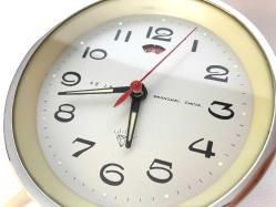 ANTİKA KURMALI ALARMLI ÇALAR SAAT , BAKIMLARI YAPILMIŞ OLUP, BÜTÜN AKSAMLARI TAM ORJİNAL ZAMAN TUTUŞLARI GAYET İYİDİR