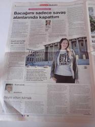 Cumhuriyet Pazar Gazetesi - 9 Ekim 2011 - Sayı 1333 - Şafak Pavey Fotoğrafı - PETA İçin Son Çare Porno - Filmleri Değil Kültür Politikalarını Tartışın - Dilek Koç Türküler İki Dilde