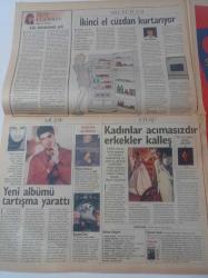 Milliyet Vitrin Gazetesi - 28 Kasım 1998 - Sayı 105 - Şarkıcı Yaşar Fotoğrafı - İtalya Out ABD İn - 1998 Yılı Market Fiyatları - Ralp Lauren - Calvin Klein - Tommy Hilfiger