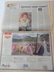 Milliyet Vitrin Gazetesi - 10 Ekim 1998 - Sayı 98 - Bir Defilenin Perde Arkası - Oyuncu Ve Sunucu İclal Aydın - İyi Şarap İştah Açıyor - Manken Selin Toktay- Meltem Cumbul - Ünlü Top Model Carlo Buruni