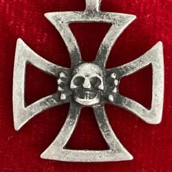 İKİNCİ DÜNYA SAVAŞI NAZİ ALMANYASI TOTENKOPF SKULL KOLYE UCU WW2 RZM DAMGALI