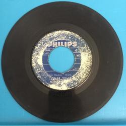 Mediha Demirkıran - Aşk Bu Değil Yapma Güzel / Yalan Yıllar / 45'lik