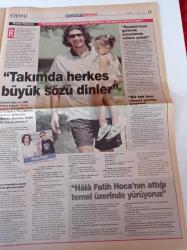 Milliyet Pazar Gazetesi - 14 Temmuz 2002 - Rüştü Reçber Fotoğrafı - Haberci Coşkun Aral Bahçesindeki Savaş Uçağına Çiçek Ekti - Yazın Modası Reina'ya Safran 'dan Bakmak