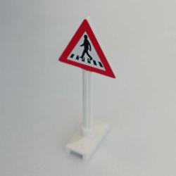 Lego® 649pb03 Road Sing Yol İşareti Yaya Kaldırımında Yürüyen Adam Desenli Üçgen (Ayaklı) (Beyaz)