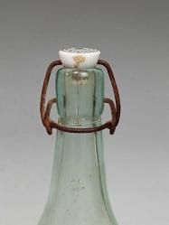 Antika Nadir Porselen Mandal Kapaklı Münir ŞAHİN Eczacılık İlaç Şişesi