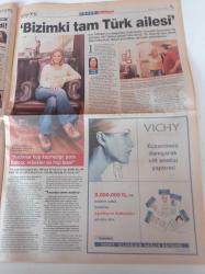 Milliyet Pazar Gazetesi - 21 Nisan 2002 - Mahsun Kırmızıgül Fotoğrafı- Jenga Turnuvası - Çocuklar Duymasın Dizisi - Pınar Altuğ - İlber Ortaylı