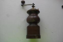 Mükemmel Durumda İtalya Kahve Öğütücü / Değirmen Vintage Güzel Tre Spade  italyan malı (yeni raf