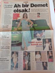 Milliyet 2000 Gazetesi - 7 Kasım 2000 - Demet Şener Fotoğrafı - Satılık Bebek Var - Liz Hurley - Cansu Dere - Tiyatro Sanatçısı Derya Alabora - Seda Sayan