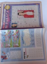 Milliyet Cumartesi Gazetesi - 26 Ekim 2002 - Bülent Eczacıbaşı Fotoğrafı - Kemal Derviş - Recep Tayyip Erdoğan - Deniz Baykal - Recai Kutan - Sandra Bullock