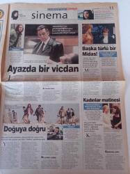 Milliyet Cumartesi Gazetesi - 26 Ekim 2002 - Bülent Eczacıbaşı Fotoğrafı - Kemal Derviş - Recep Tayyip Erdoğan - Deniz Baykal - Recai Kutan - Sandra Bullock