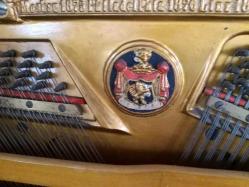 EDUARD SEILER BERLIN DUVAR PİYANOSU (UPRIGHT PİANO)  ÇOK İYİ DURUMDA AKORDU DA TAMAM ÇOK BÜYÜK BİR ŞANS ALICI İÇİN