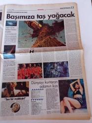 Milliyet Pazar Gazetesi - 6 Eylül 1998 - Bir Pazarına Eroin Yağdı - Demir Bakire İstanbul'da - Lezbiyen Taklidi Yapan Erkekler - İlk Tango - Demet Şener