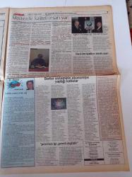 Milliyet İş Yaşamı Ve İnsan Kaynakları Gazetesi - 8 Mart 1998 - Sayı 66 - Bilim Adamları Dönüyor Tersine Beyin Göçü Başladı - Ali Nesin Fotoğrafı - Beşeri Sermaye Hareketliliği - Doktor Uğur Tandoğan