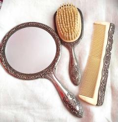 GÜMÜŞ KAPLAMA 120 YILLIK AYNA TARAK VE FIRÇA SETİ