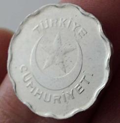 1938 YILI DARPHANE BASKISI ORİJİNAL GÜMÜŞ PAPATYA 1 KURUŞ TIRTILLI OLAN ÇİL 1T2ÖÖ ÇOK NADİR