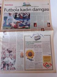 Milliyet Gazete Pazar - 18 Temmuz 1999 -  Sayı 128 - Didem Uzel Fotoğrafı - Topuklu Futbol - Genç Avrupa Bize Bakıyor - Denizde By Night